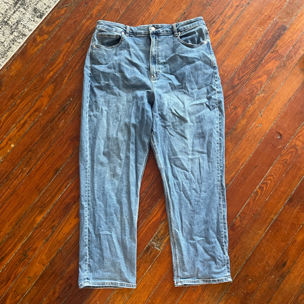 Curvy American Eagle Mom Jeans